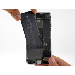Замена батареи iPhone 8