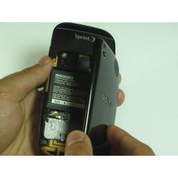 Замена батареи Palm Pre